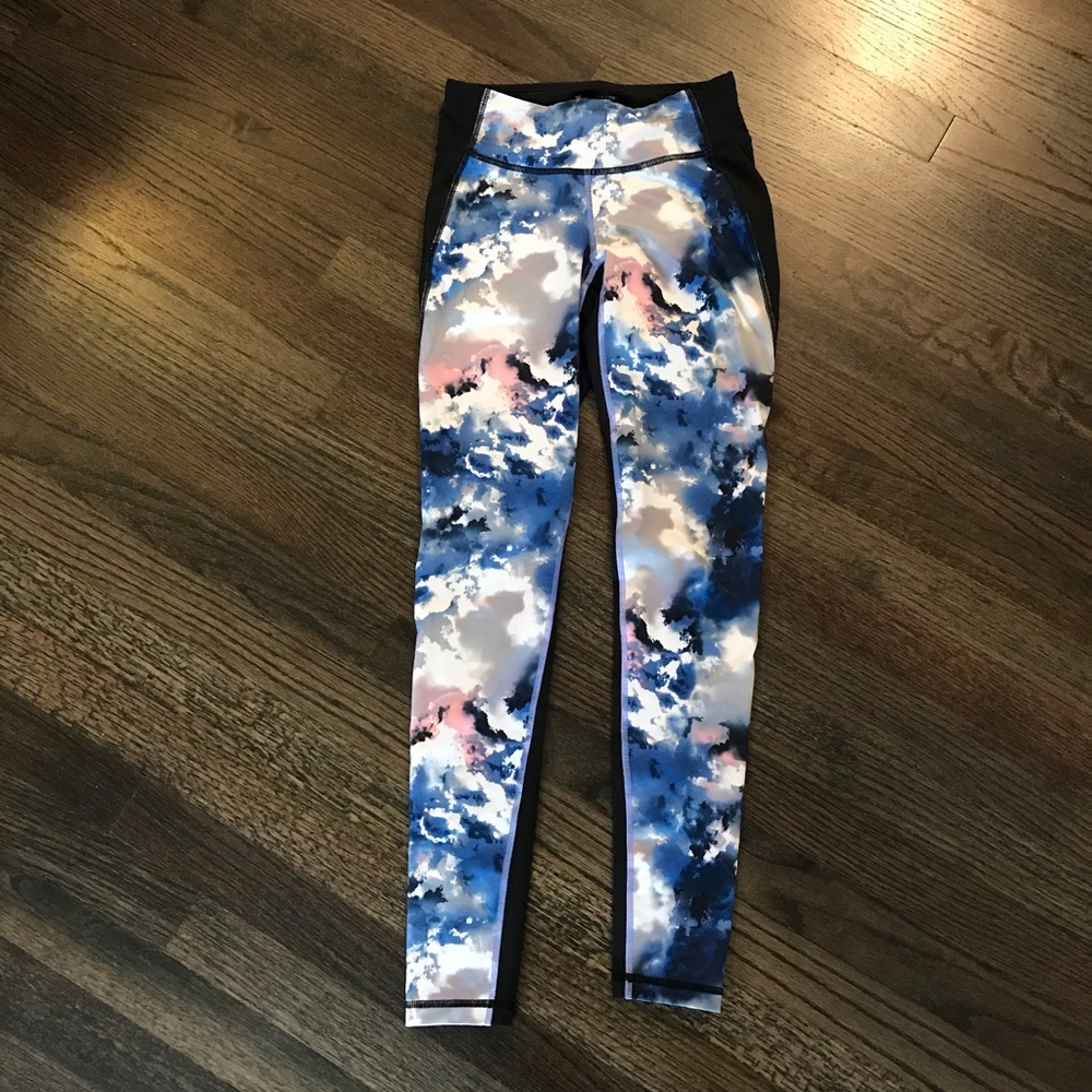 Lucy Printed Leggings XS EUC